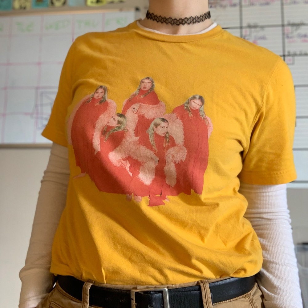 Emilia Fart Spice Girls tshirt